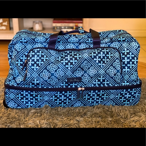 vera bradley large wheeled duffel bag